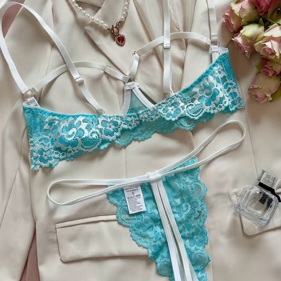 💛Beautiful Floral Lace Open Bust Bra & Sexy Matching Open Thong Set - Picture 2 of 10